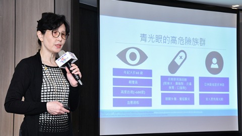 劉瑞玲理事長介紹罹患青光眼的高危險族群