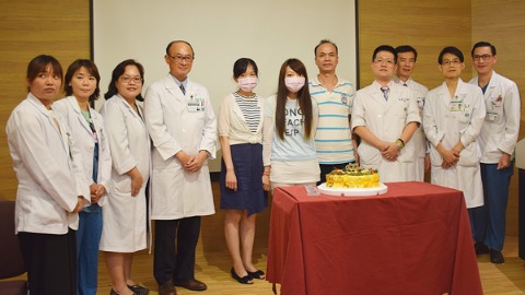 患者與亞東醫院醫療團隊