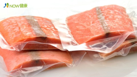 冷凍鮭魚