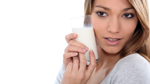 喝牛奶補鈣