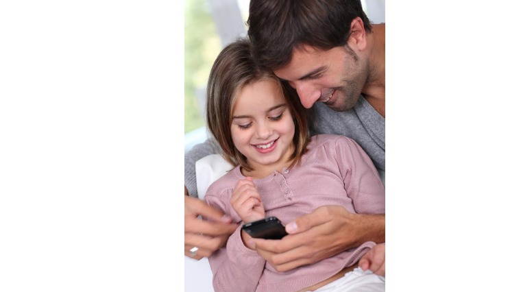 智慧型手機安撫幼童 高度近視成隱憂