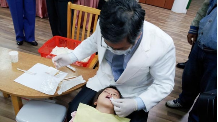 每5名幼童有1人蛀牙 塗氟漆降低乳齒齲齒率 每5名幼童有1人蛀牙 塗氟漆降低乳齒齲齒率