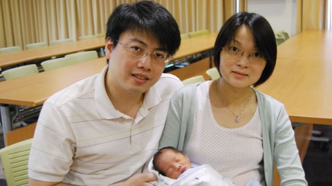 1/3子宮孕育生命奇蹟 38歲婦自然產雙胞胎