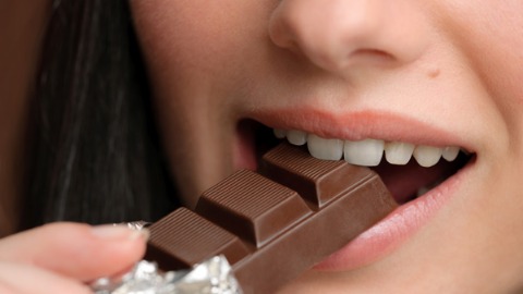 研究：吃黑巧克力能遠離代謝症候群？！
