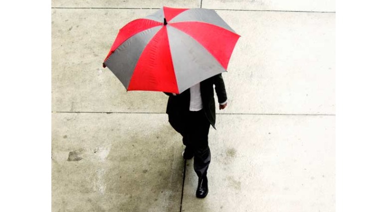 天雨路滑易跌跤 慎防骨折顱內出血