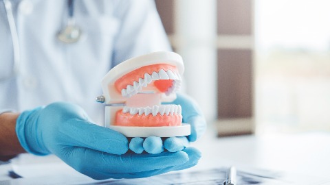 牙周病致牙齒脫落　雷射治療分階段